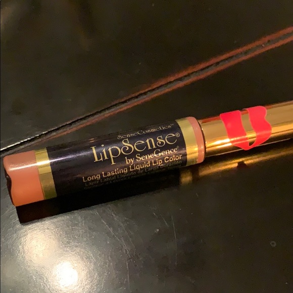 Bombshell Lipsense - Picture 2 of 3